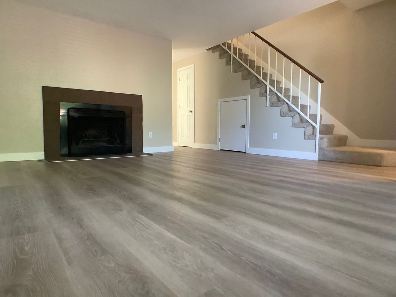 626 E Main St - Photo 2 of 14