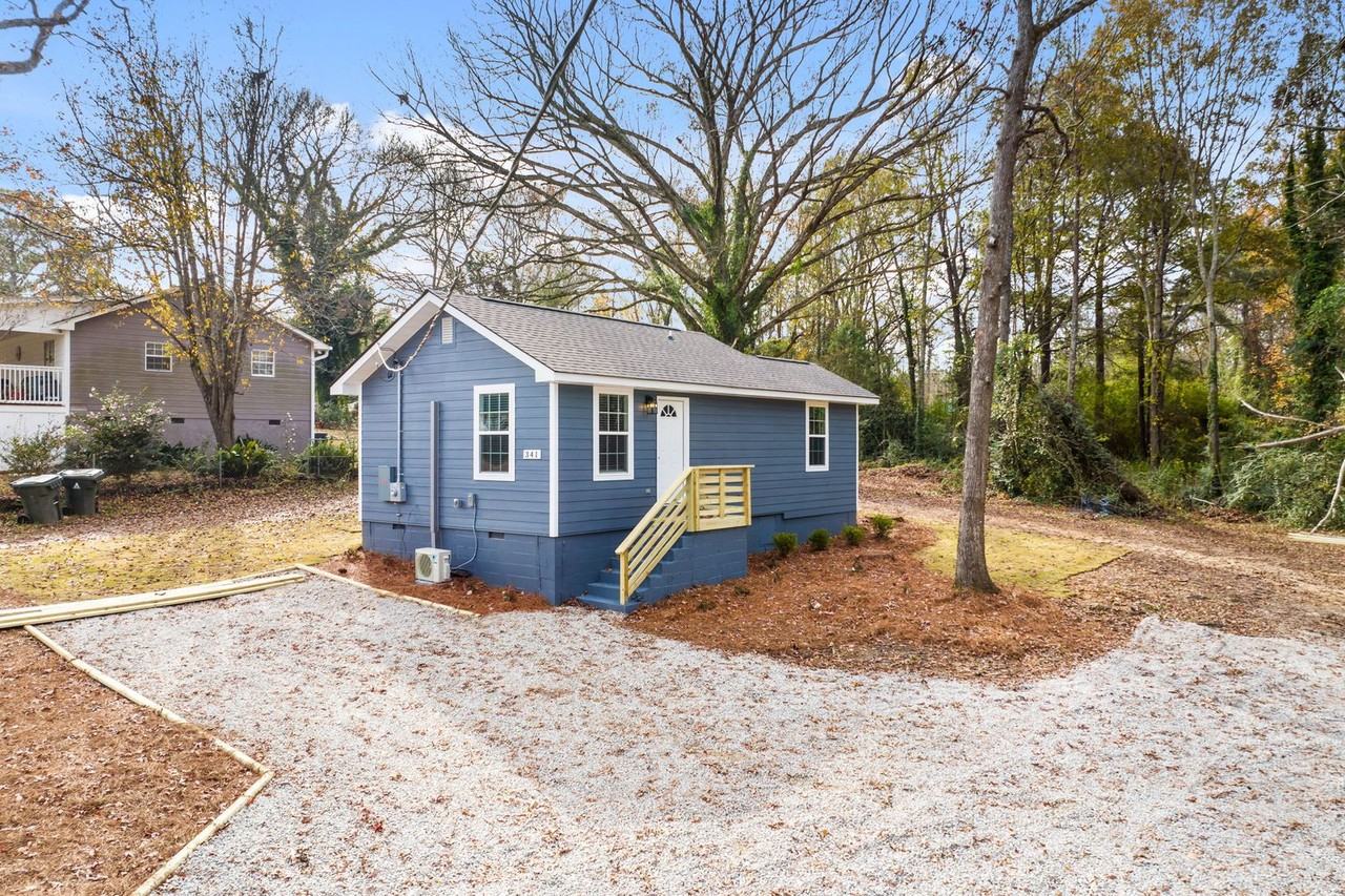 341 Jordan St - Photo 2 of 10