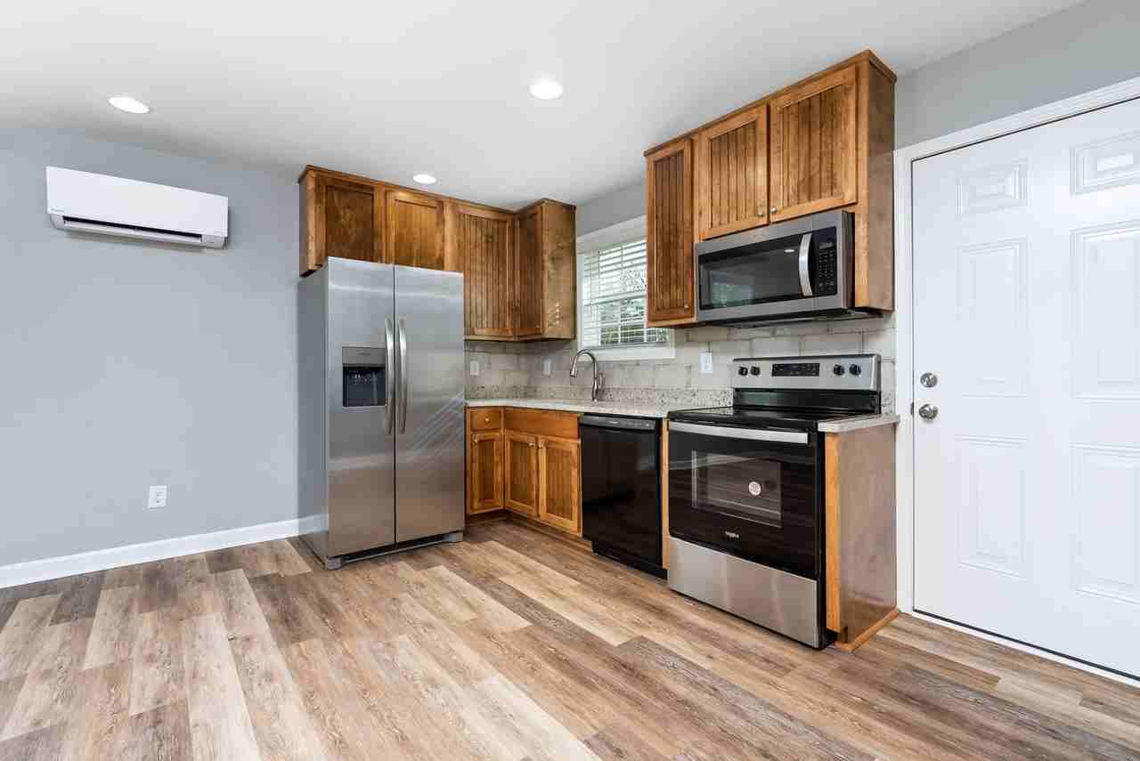 341 Jordan St - Photo 3 of 10