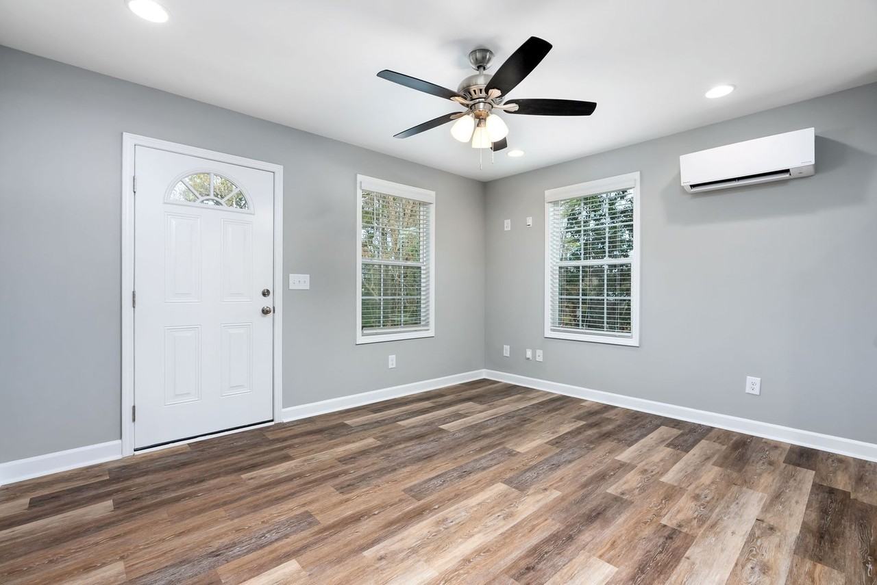 341 Jordan St - Photo 5 of 10