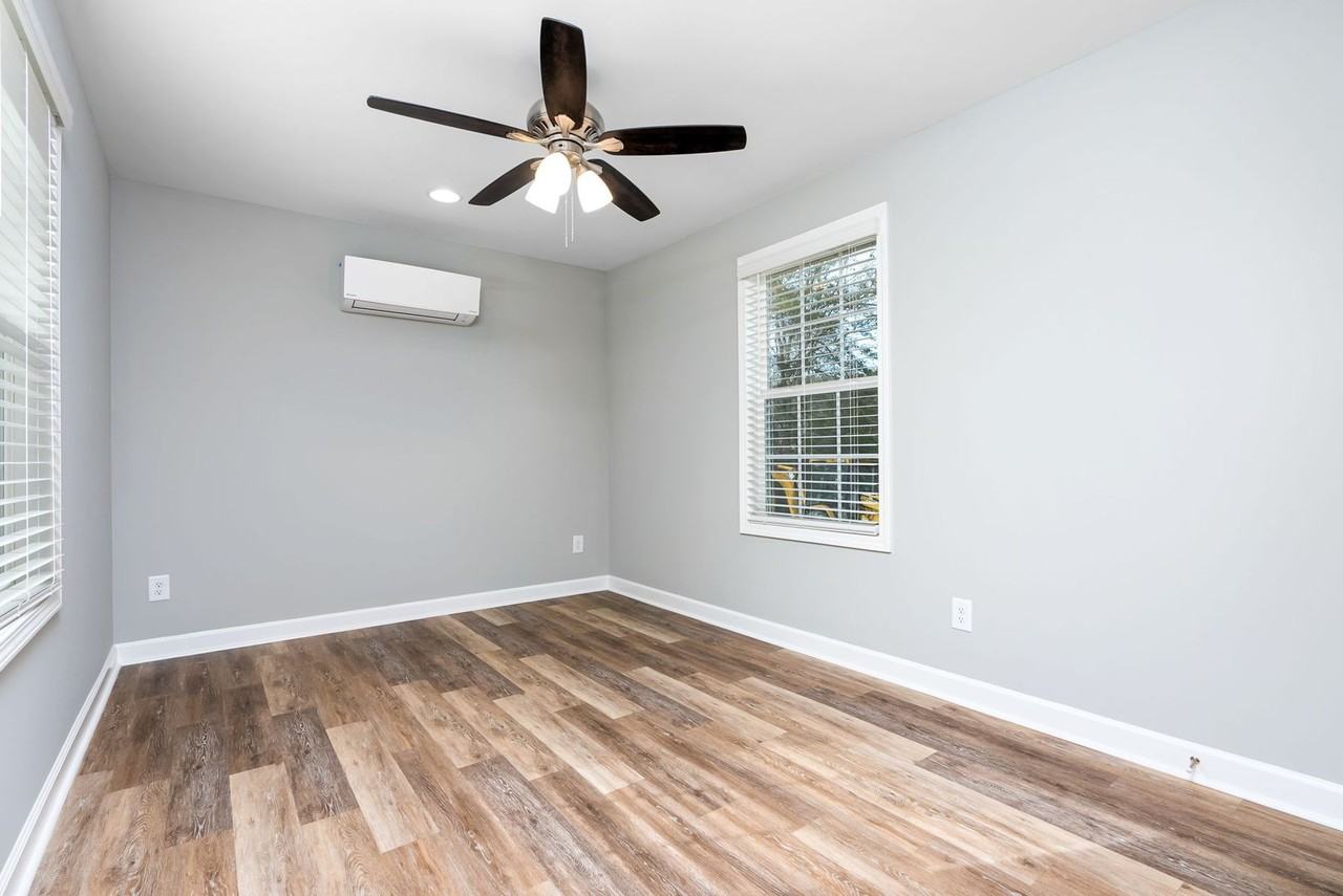341 Jordan St - Photo 6 of 10
