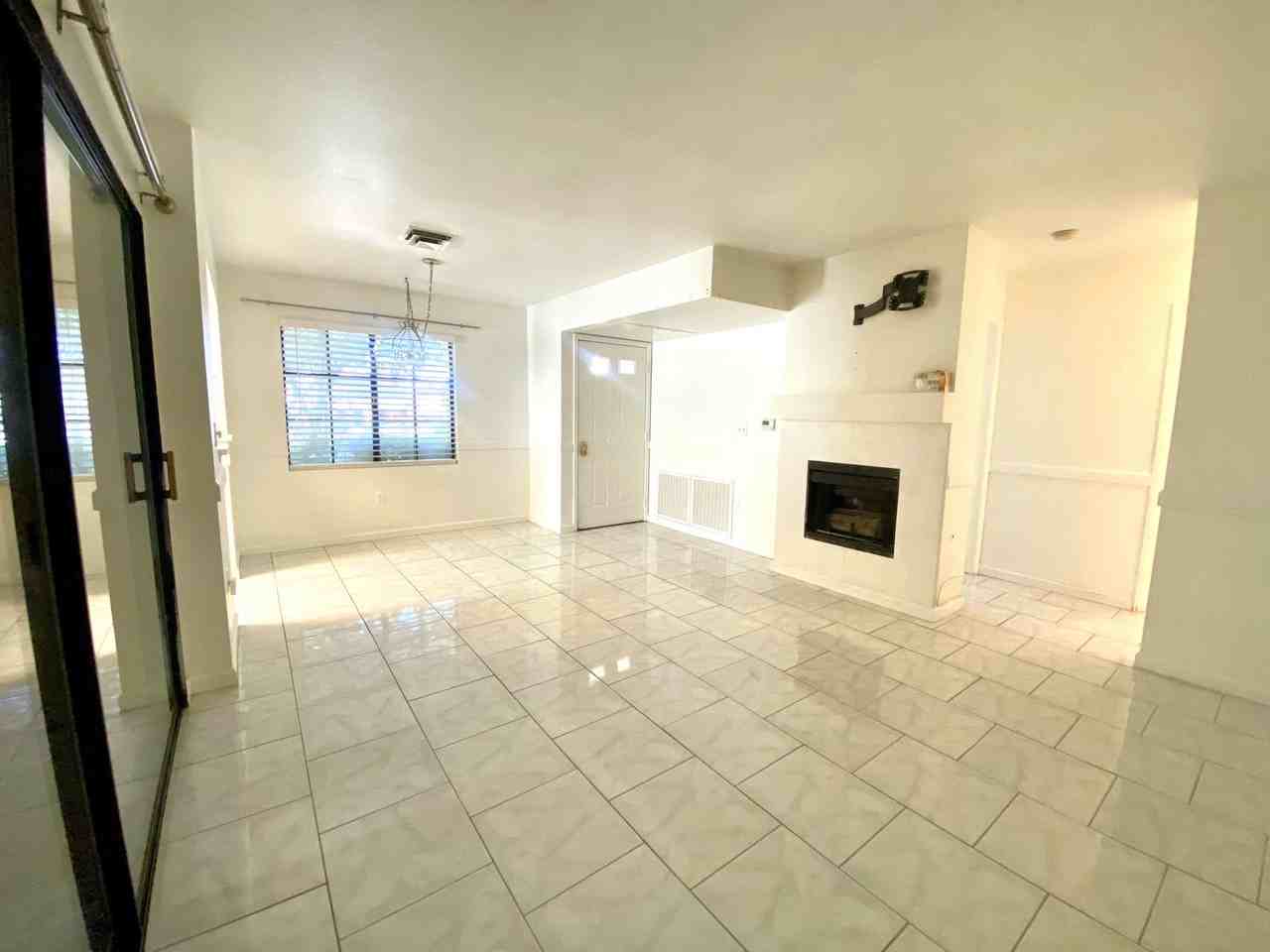 4835 S Torrey Pines Dr - Photo 3 of 13