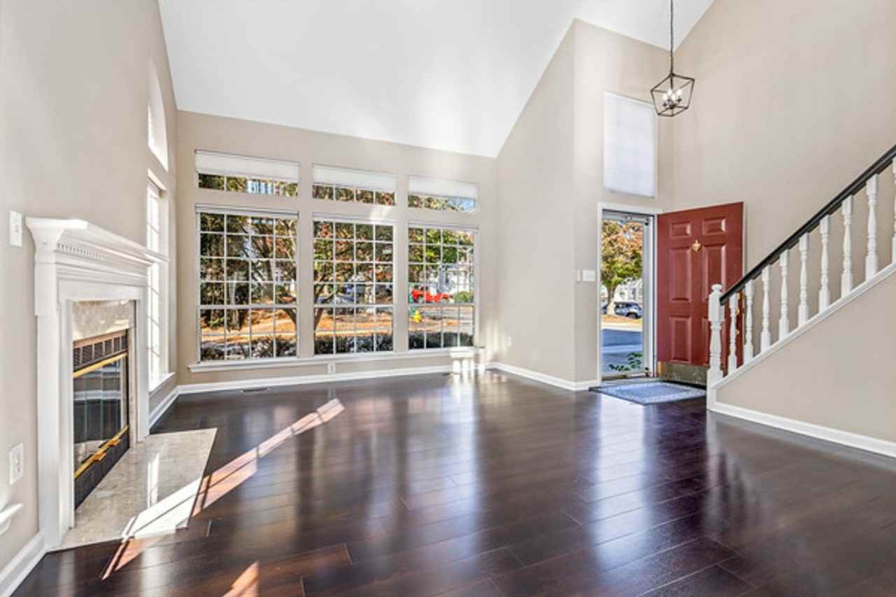 412 Overlook Drive - Photo 3 of 39