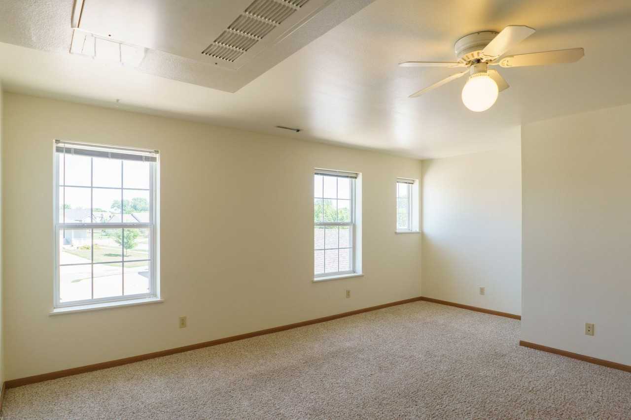 2505 Aspen Rd - Photo 6 of 16