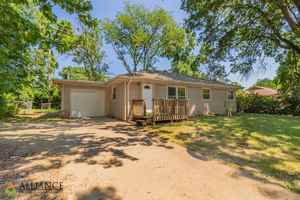 featured image of 1526 Jarvis Dr