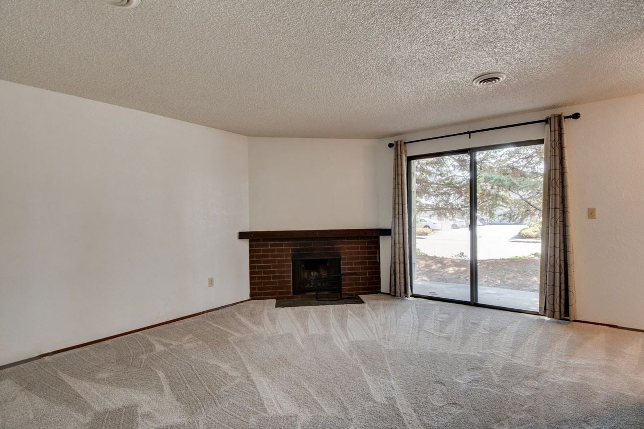 270 270 SE Barrington A106 - Photo 3 of 14