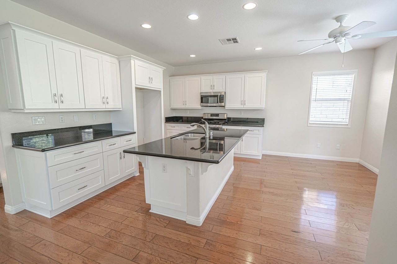 28482 Santa Catarina Road - Photo 5 of 23