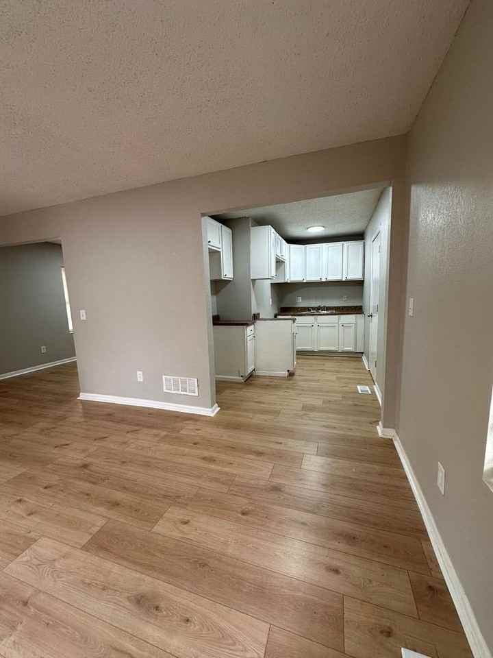 6824 Bellefontaine Ave - Photo 3 of 13