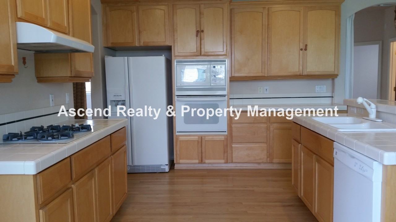 5290 Nw Skycrest Pkwy - Photo 5 of 24