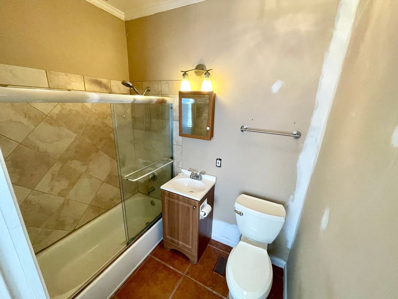 806 Euclid Ave - Photo 6 of 13