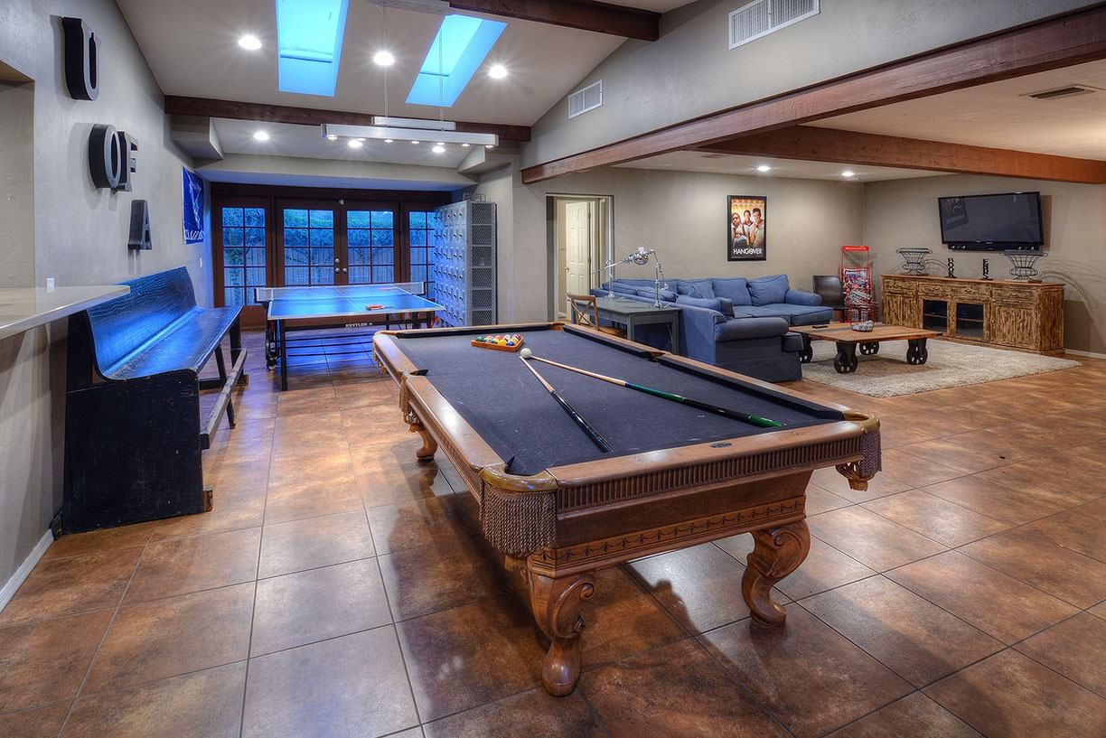 3562 E 3rd St - Photo 7 of 19