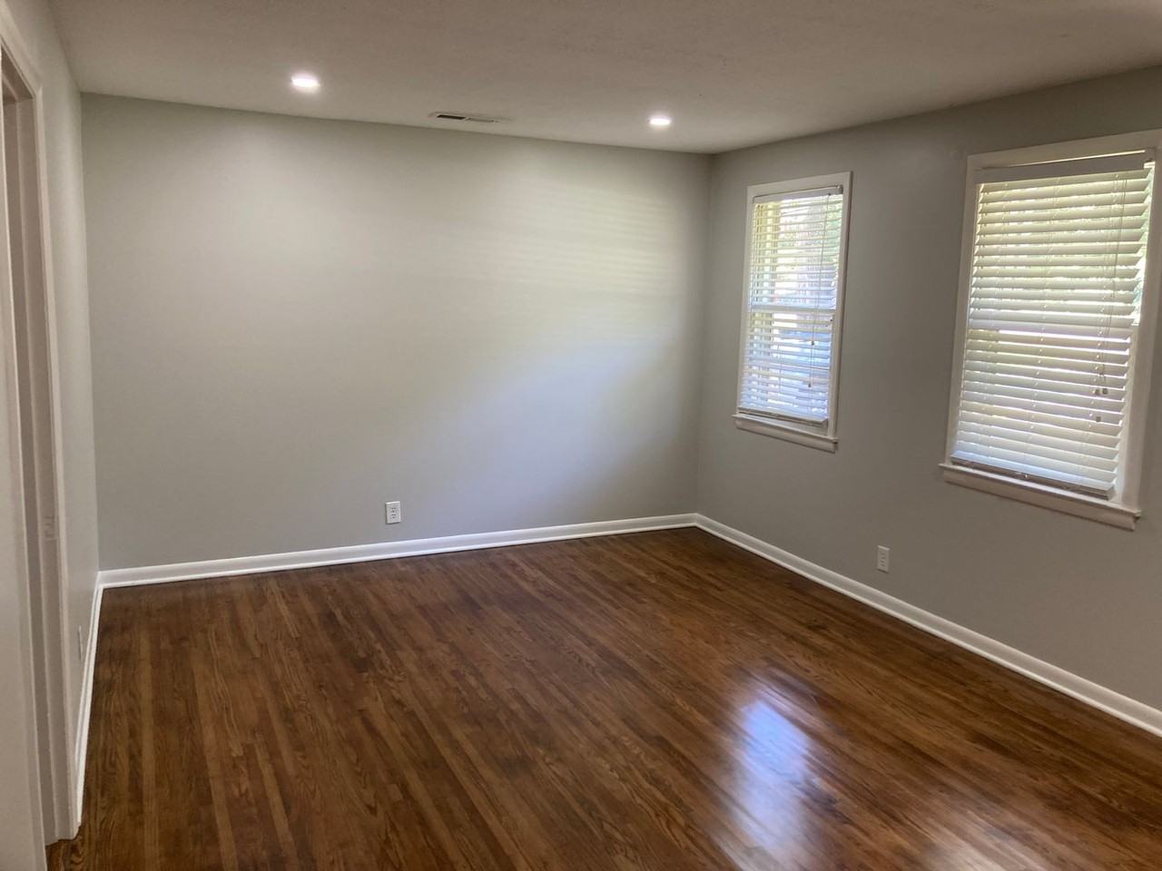 3939 Creekside Dr - Photo 4 of 14