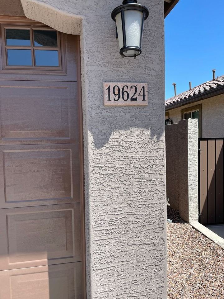 19624 W Badgett Ln - Photo 4 of 43