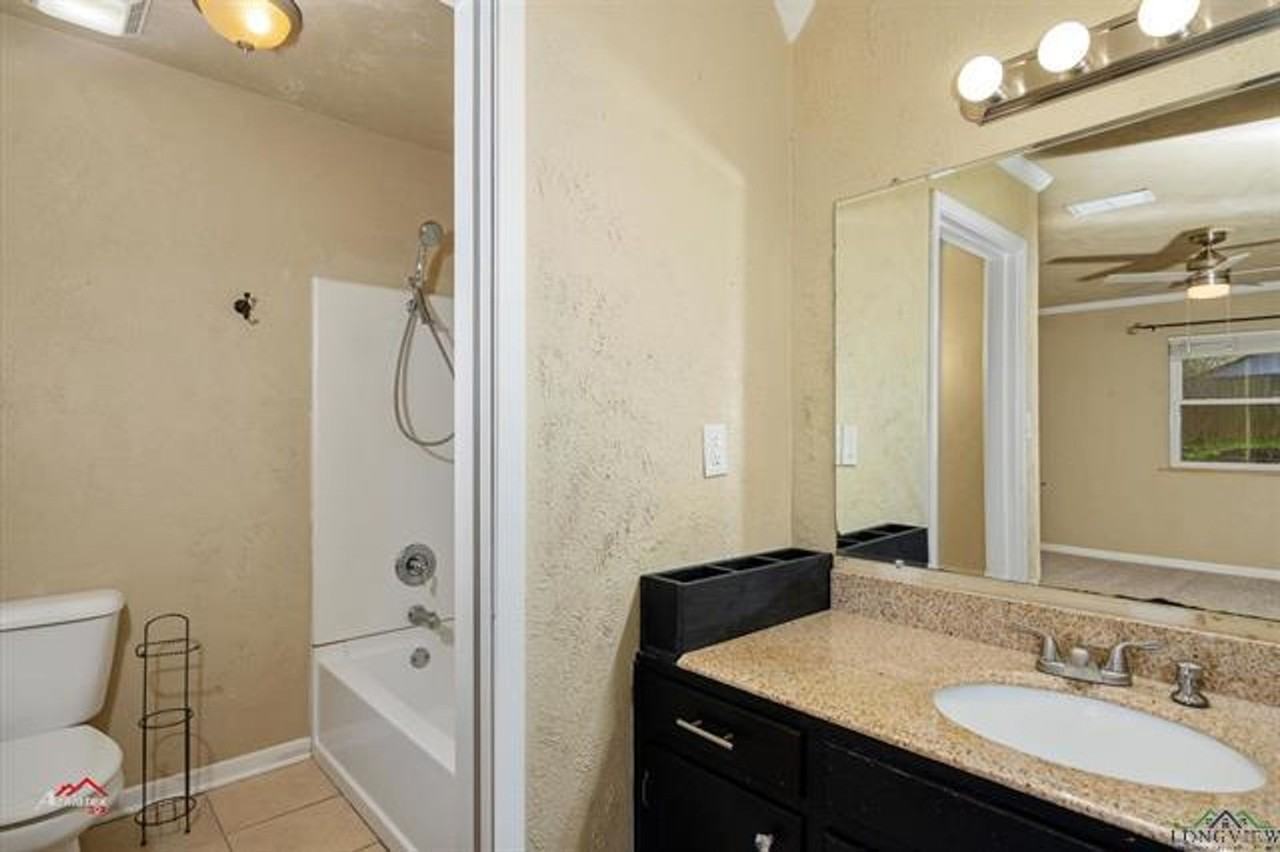 804 Joanie St - Photo 5 of 8