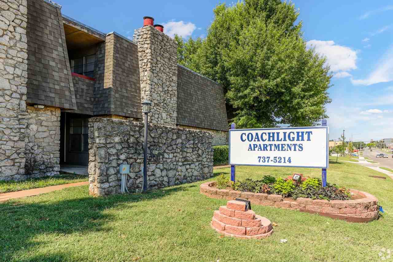 Coachlight Apartments - Photo 6 of 47