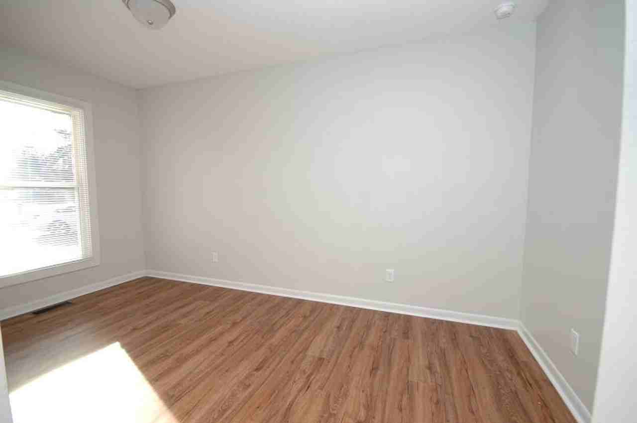 105 Rose Dr - Photo 2 of 10