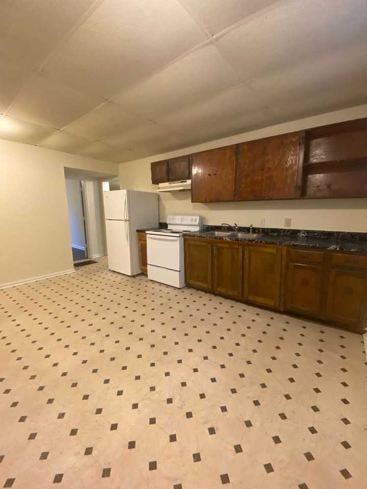210 Liberty Cir - Photo 3 of 14