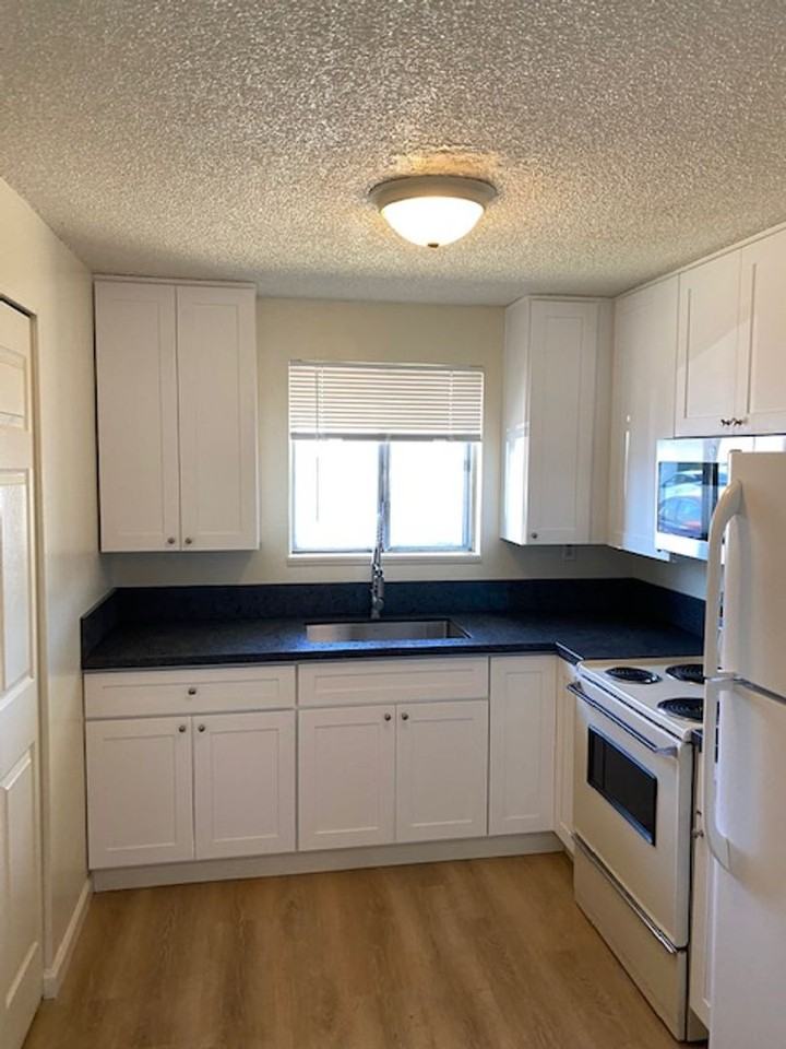 2000 Brookhurst St - Photo 3 of 19