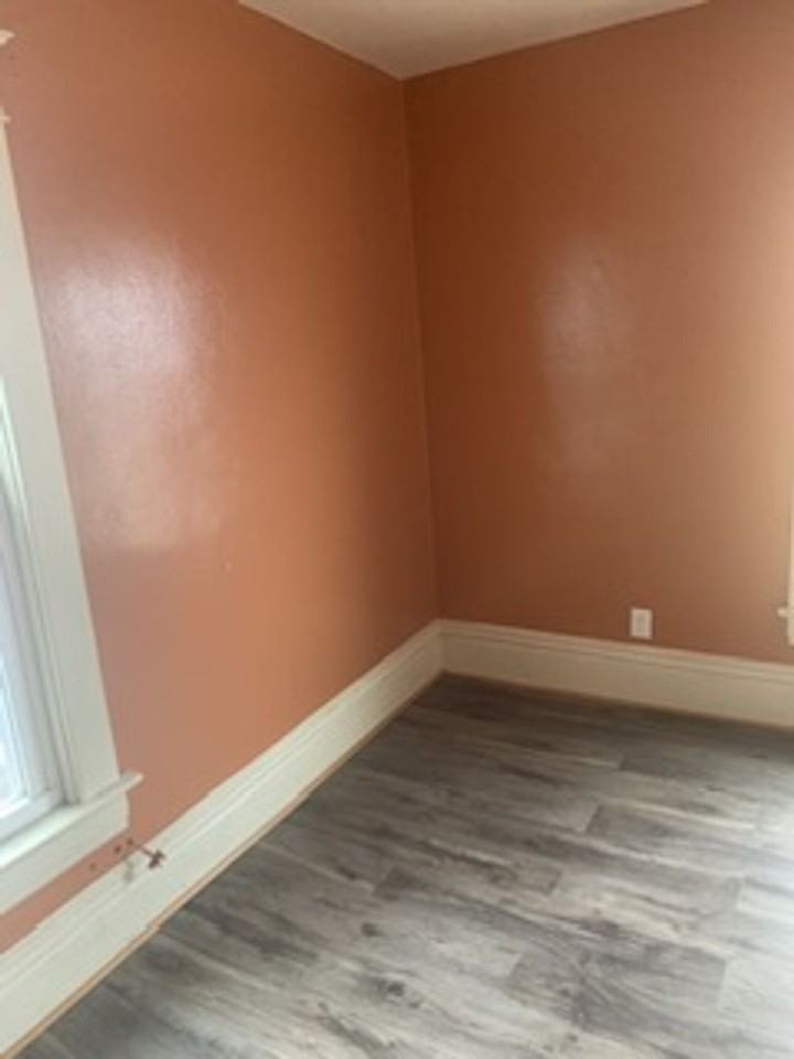 45 1/2 Mulberry St - Photo 3 of 9