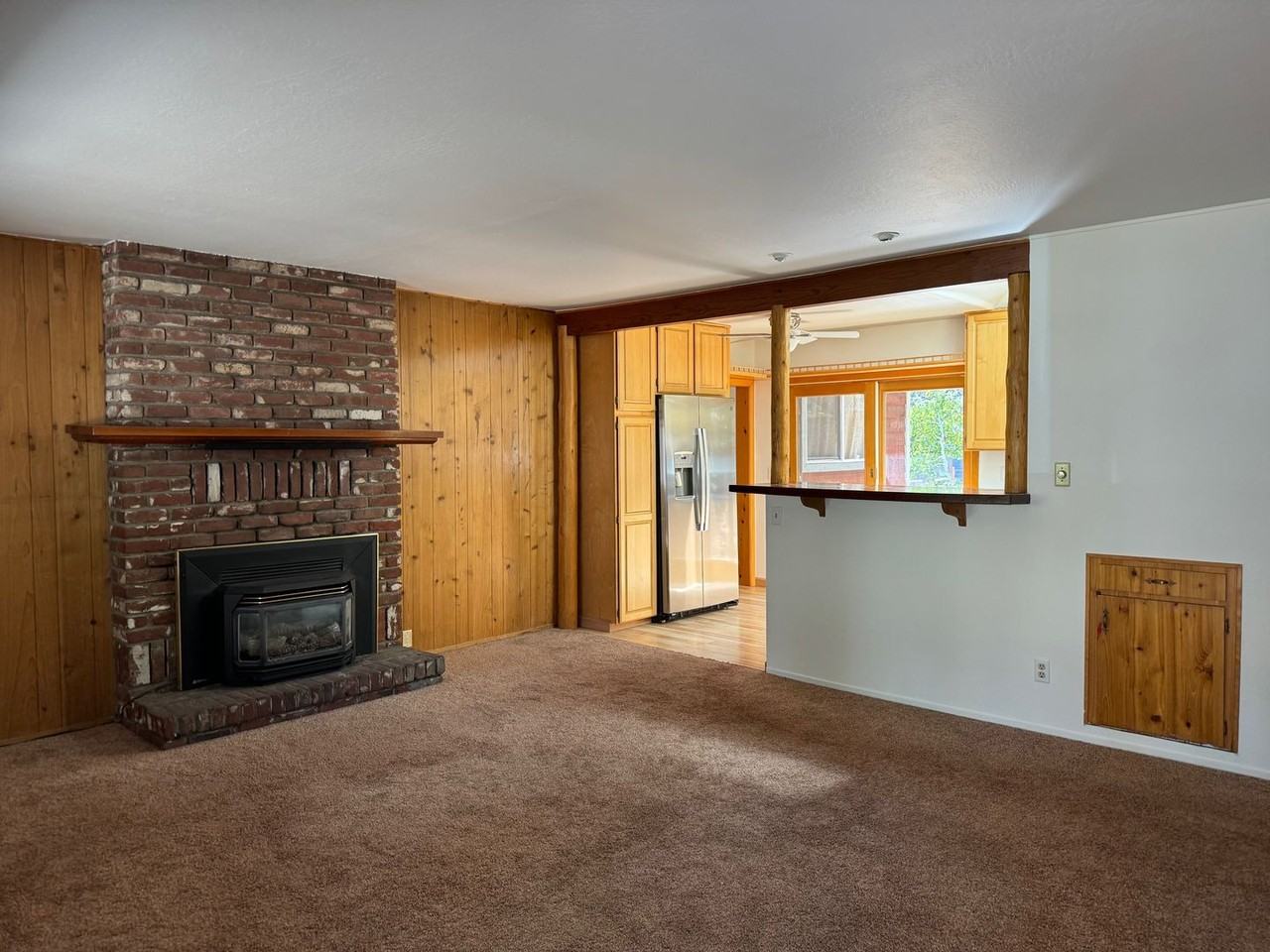 574 Koru St - Photo 3 of 12