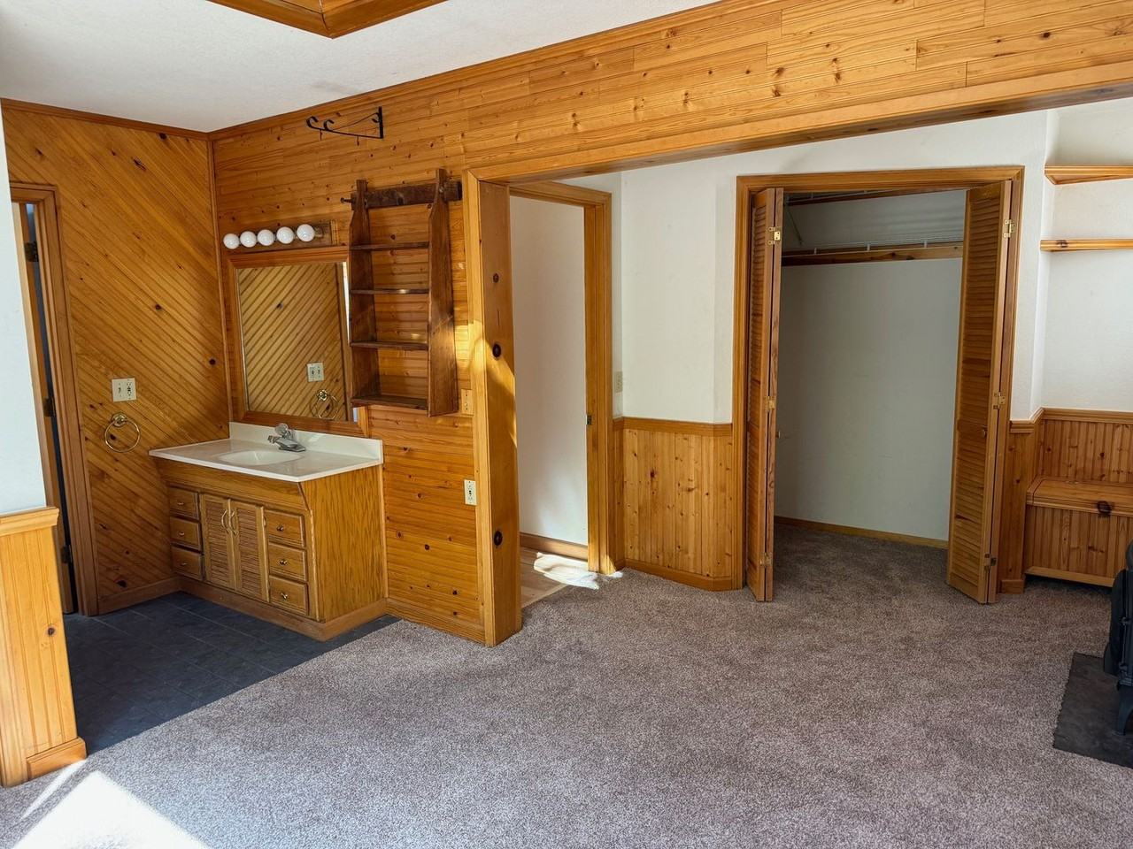 574 Koru St - Photo 5 of 12