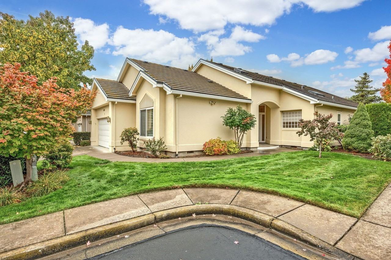 626 Fernwood Dr - Photo 4 of 45