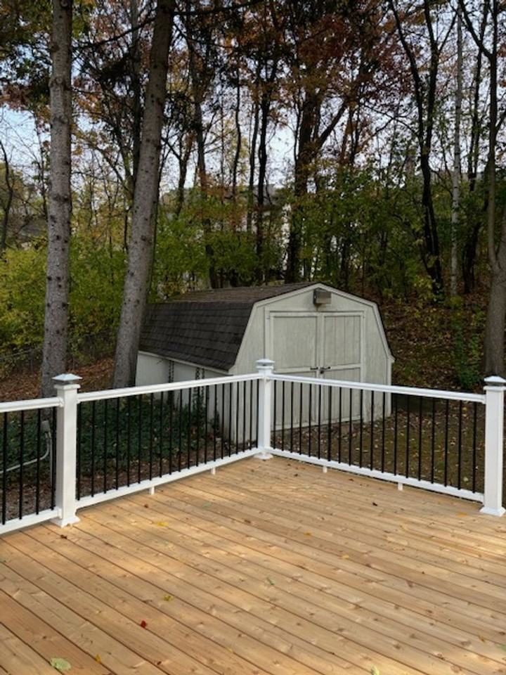 1331 Brighton Lake Rd - Photo 7 of 35