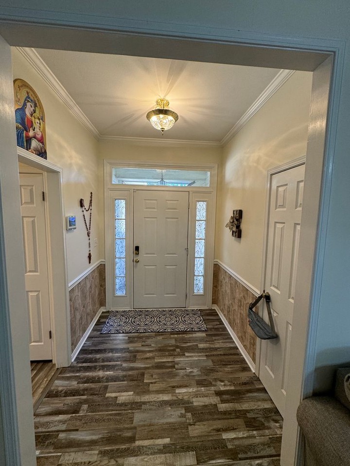 5912 Pampus Ln - Photo 3 of 22
