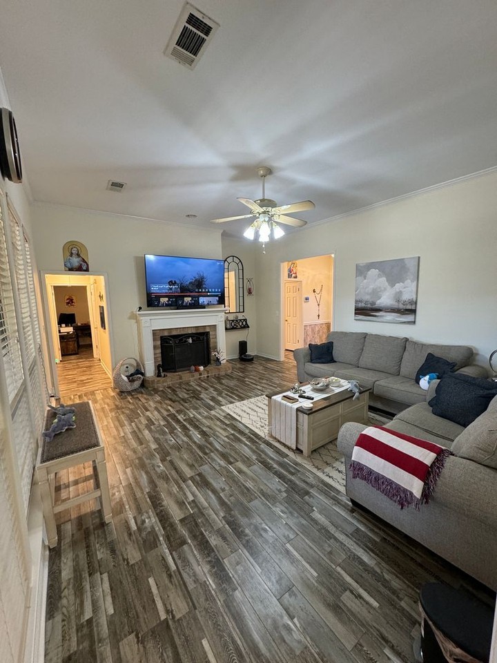 5912 Pampus Ln - Photo 5 of 22