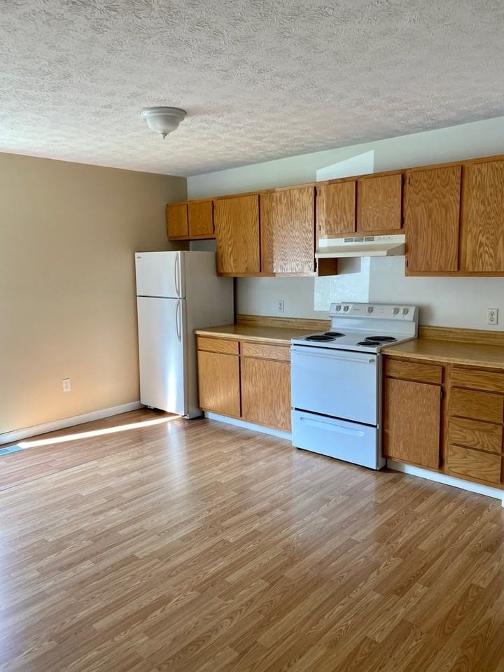 Martin - 3689 - Photo 2 of 4