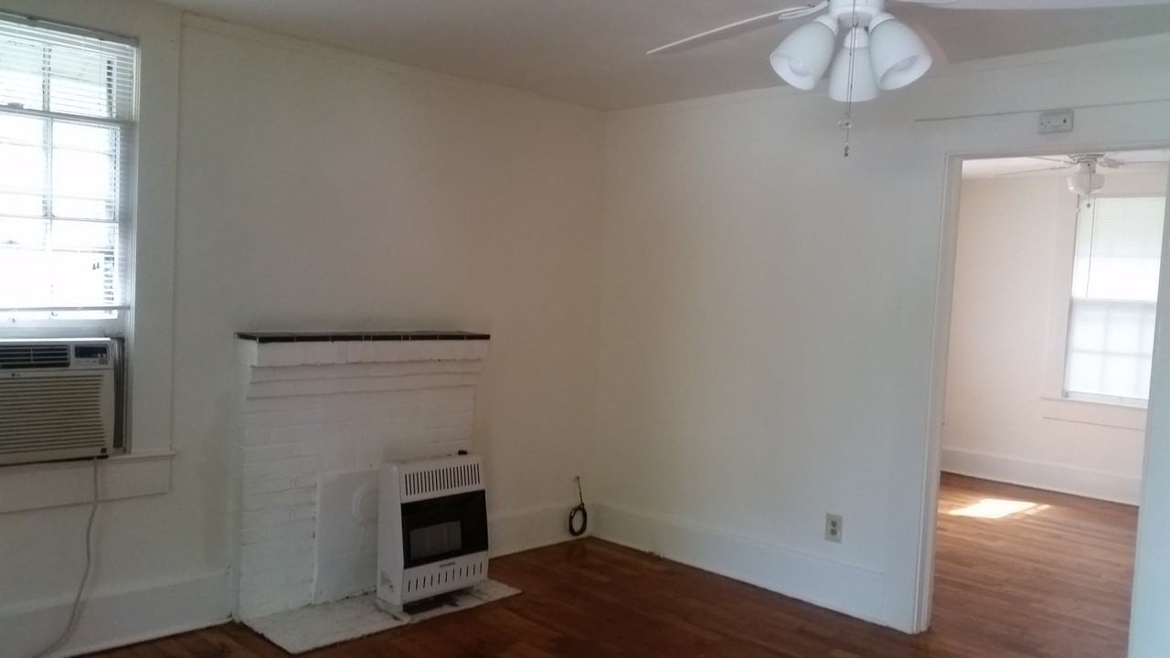 102 E Bradford Road - Photo 2 of 5