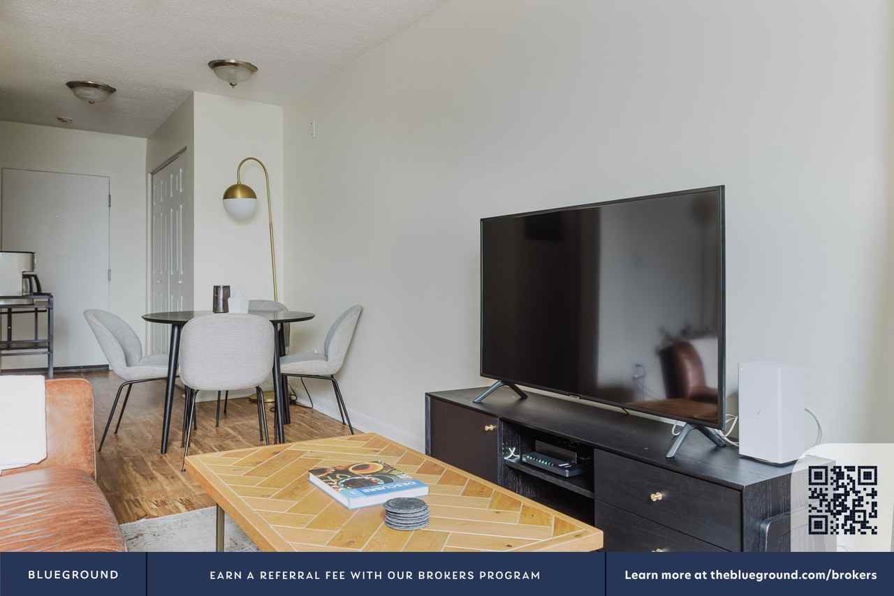 170 Parker Hill Avenue - Photo 5 of 15