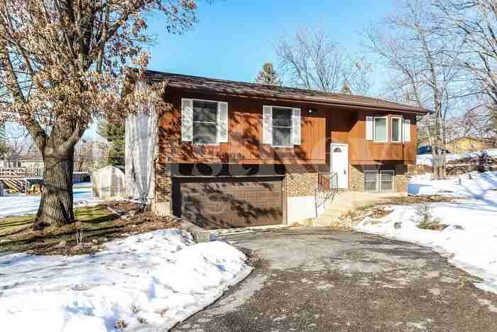 1810 Orchard Ln - Photo 2 of 15