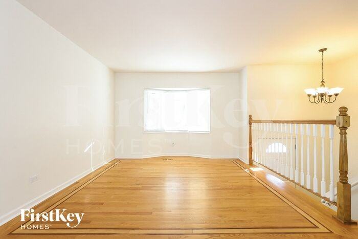1810 Orchard Ln - Photo 3 of 15