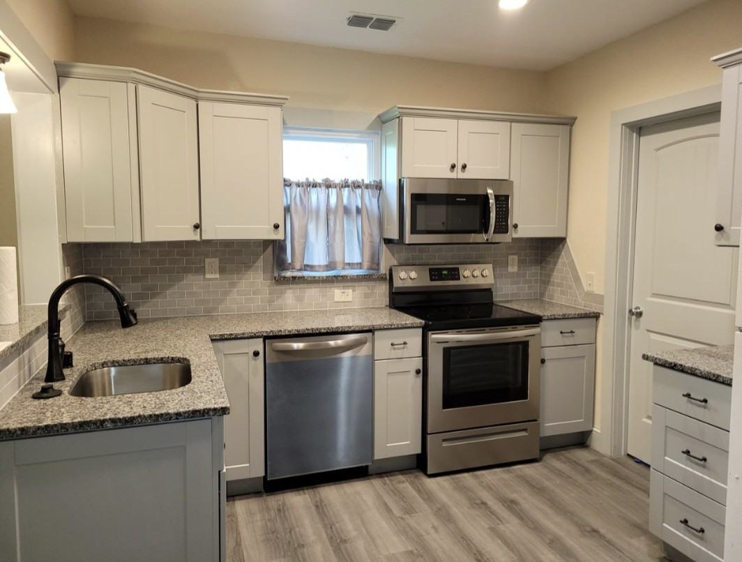 300 N Jefferson St #NA - Photo 3 of 10