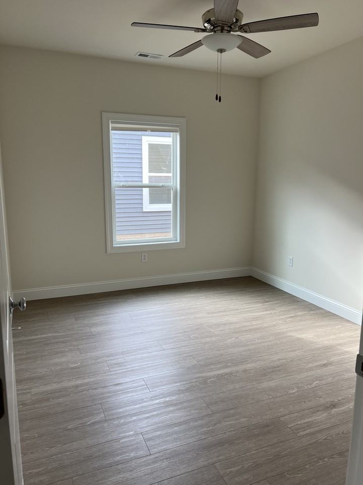 19 Longbranch Rd #NA - Photo 3 of 11