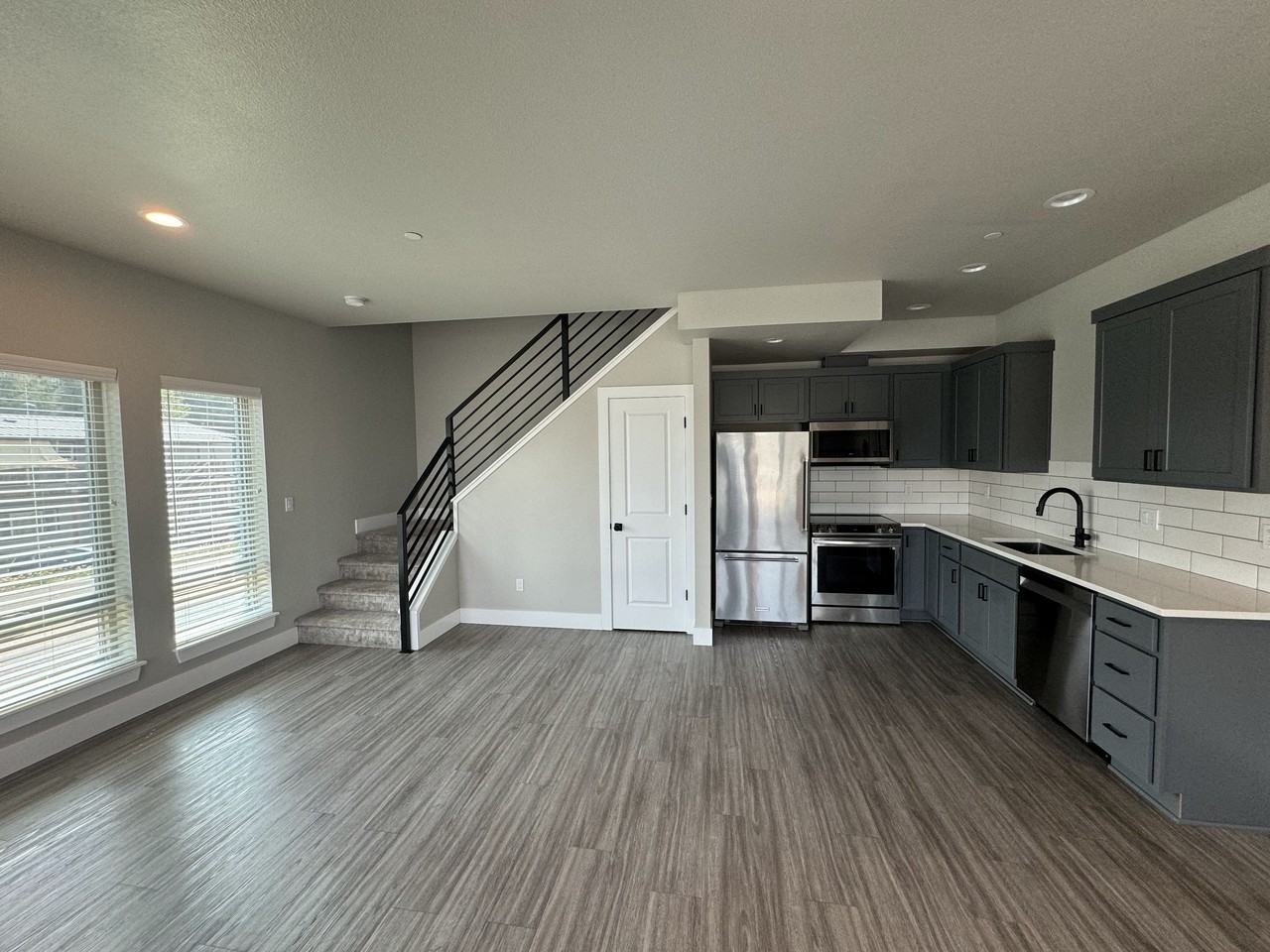 306 N Bridgeton Rd #B - Photo 2 of 10