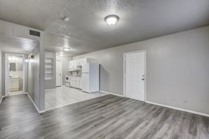 featured image of 1518/1520 W London Ave