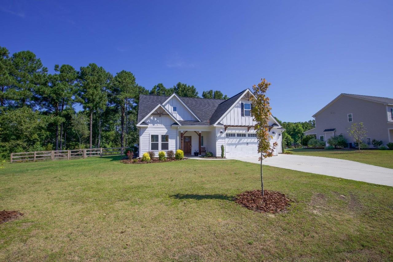 844 Warwick Ln - Photo 2 of 50