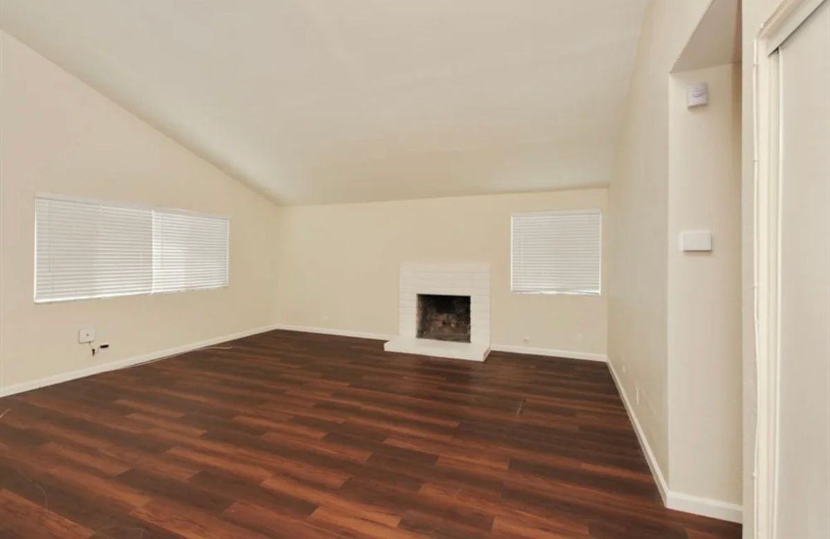 12505 S Vermont Ave - Photo 3 of 10