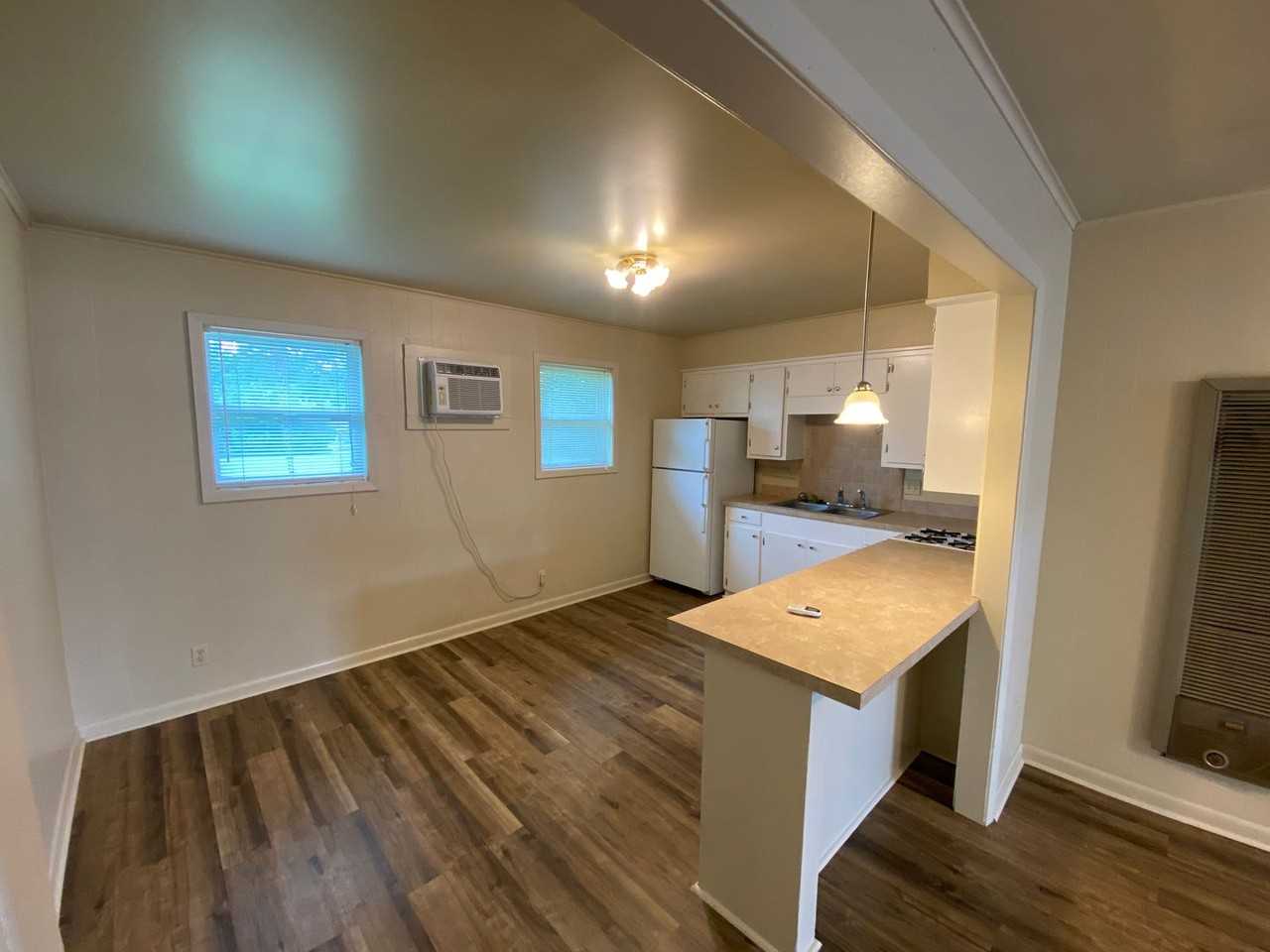 606 S Trenton St #5 - Photo 2 of 8