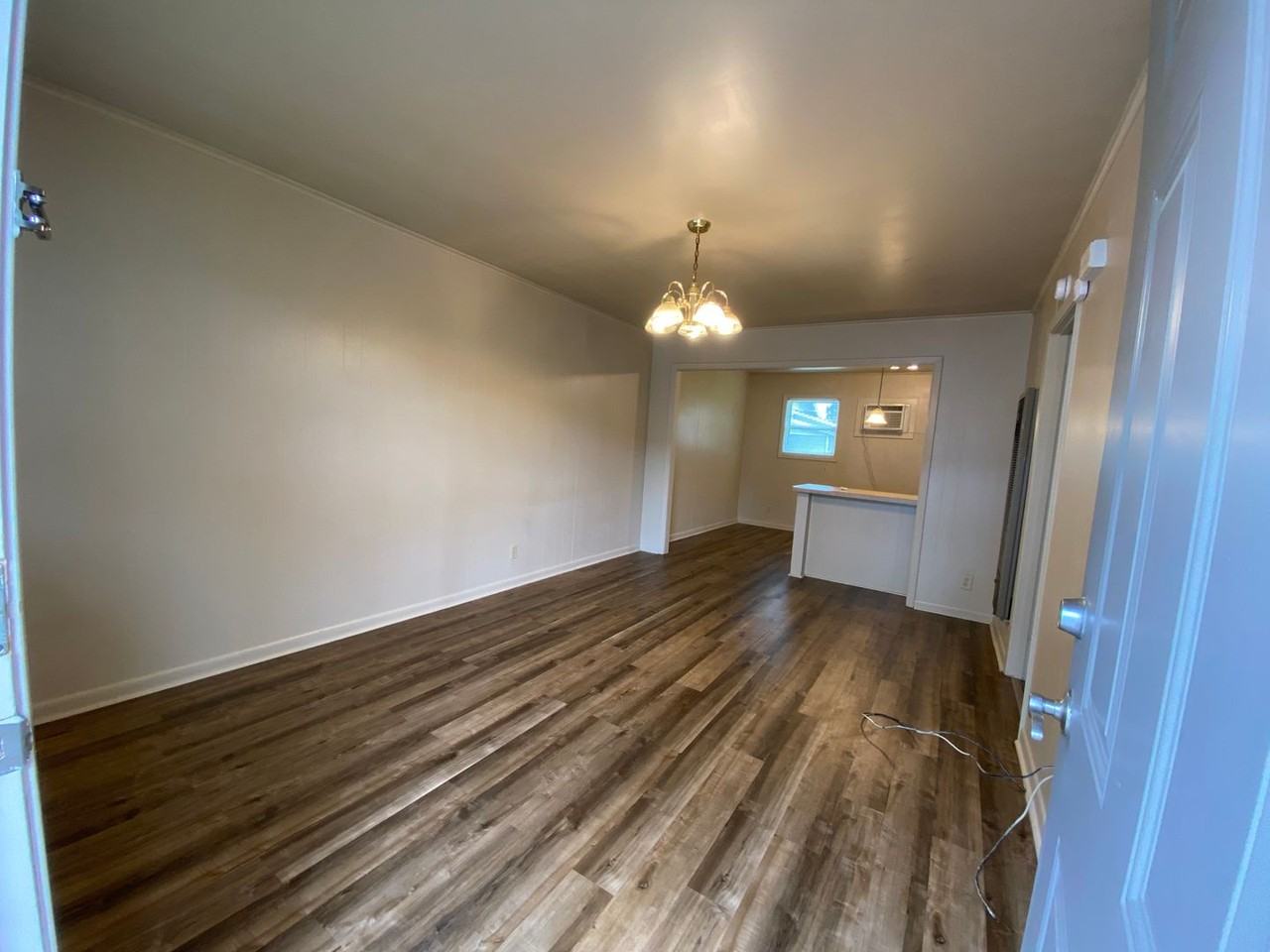 606 S Trenton St #5 - Photo 3 of 8
