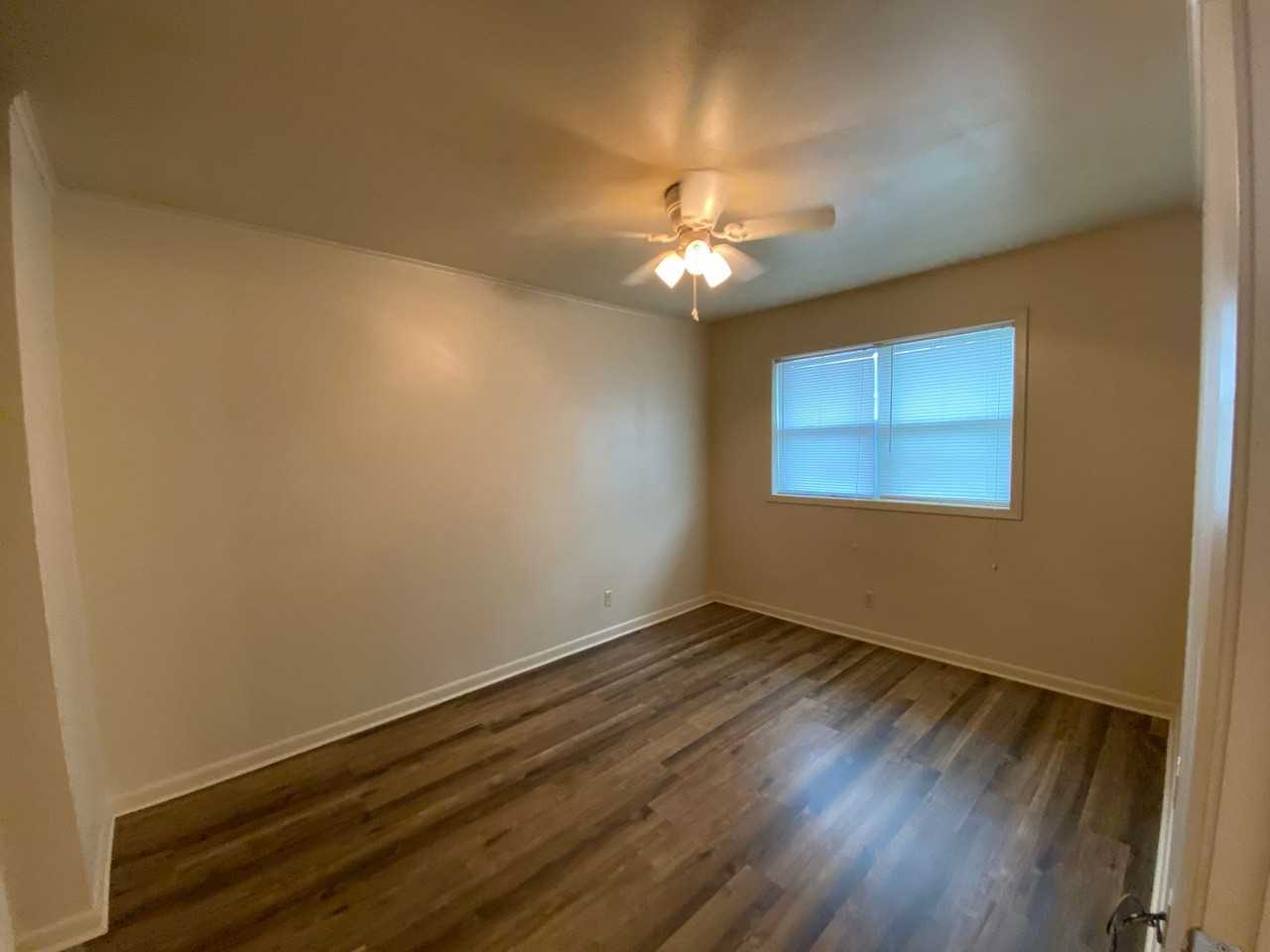 606 S Trenton St #5 - Photo 6 of 8