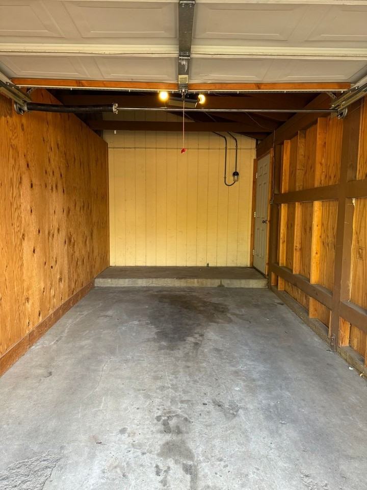 1827 Worden Ave - Photo 3 of 19