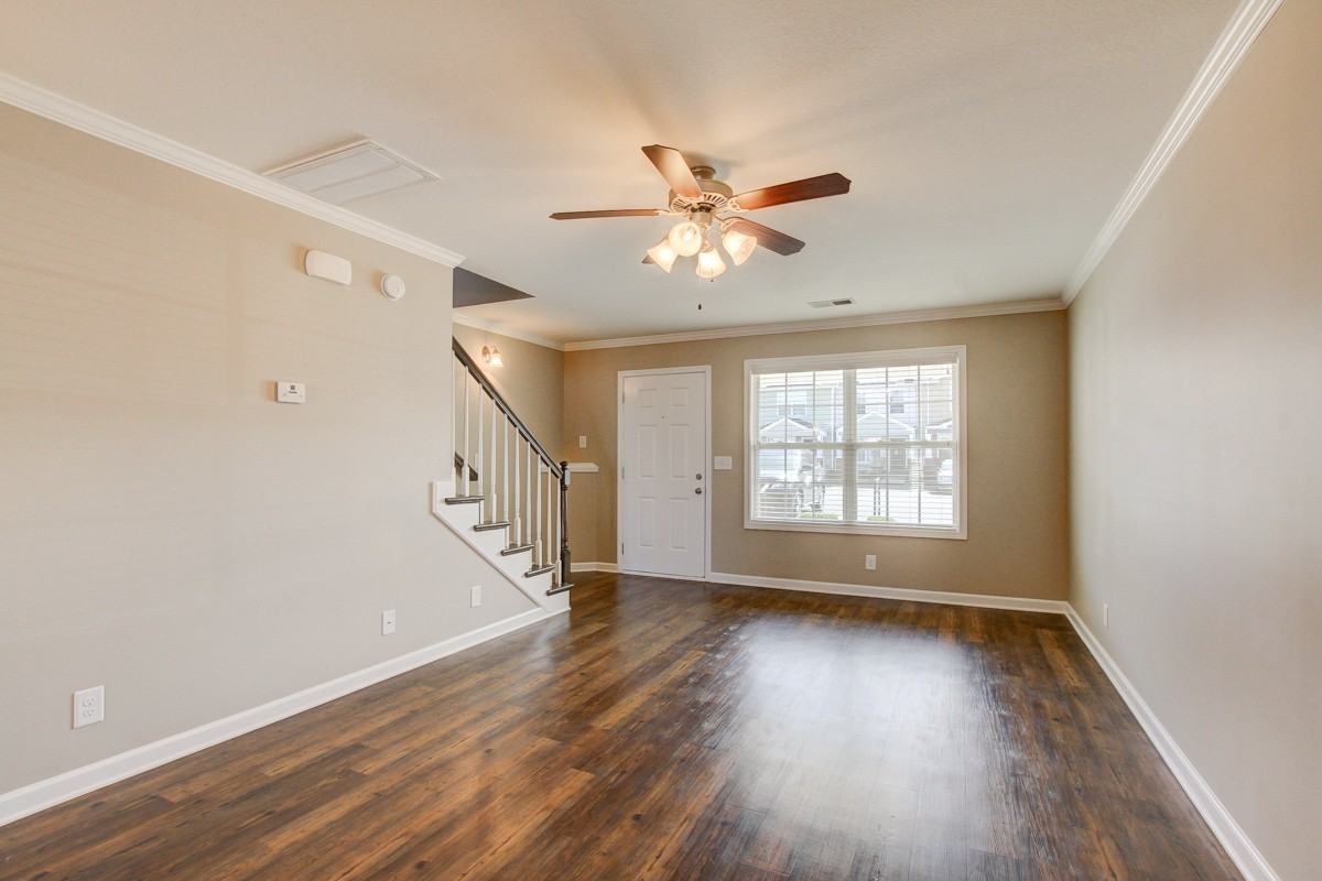 303 Sam Houston Cir - Photo 2 of 14