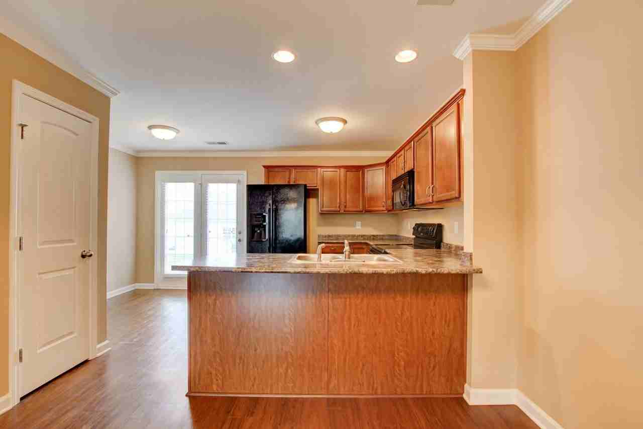 303 Sam Houston Cir - Photo 5 of 14