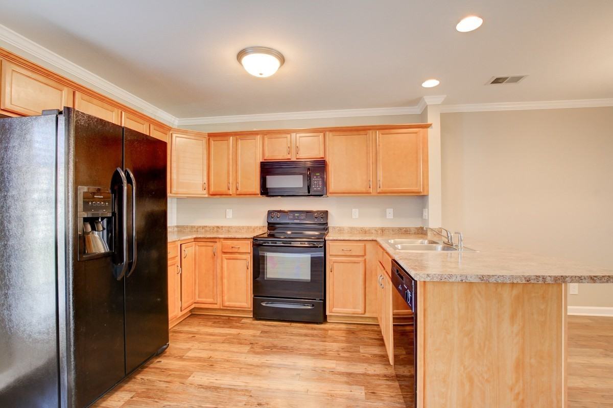 303 Sam Houston Cir - Photo 6 of 14