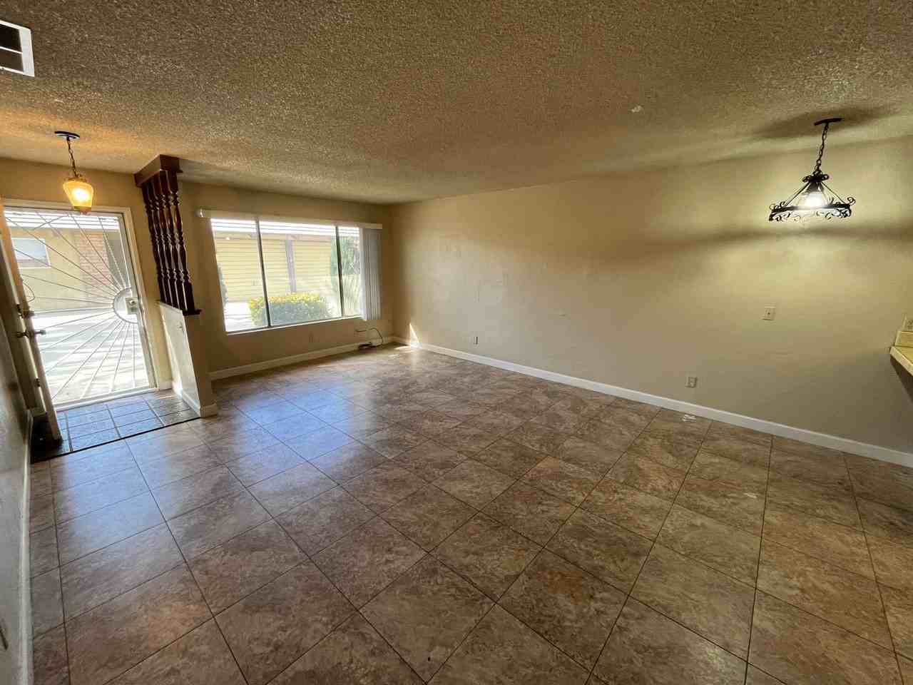 3644 - Photo 3 of 19
