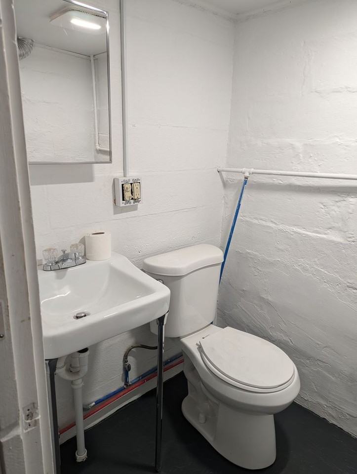 388 Pine St - Photo 2 of 23
