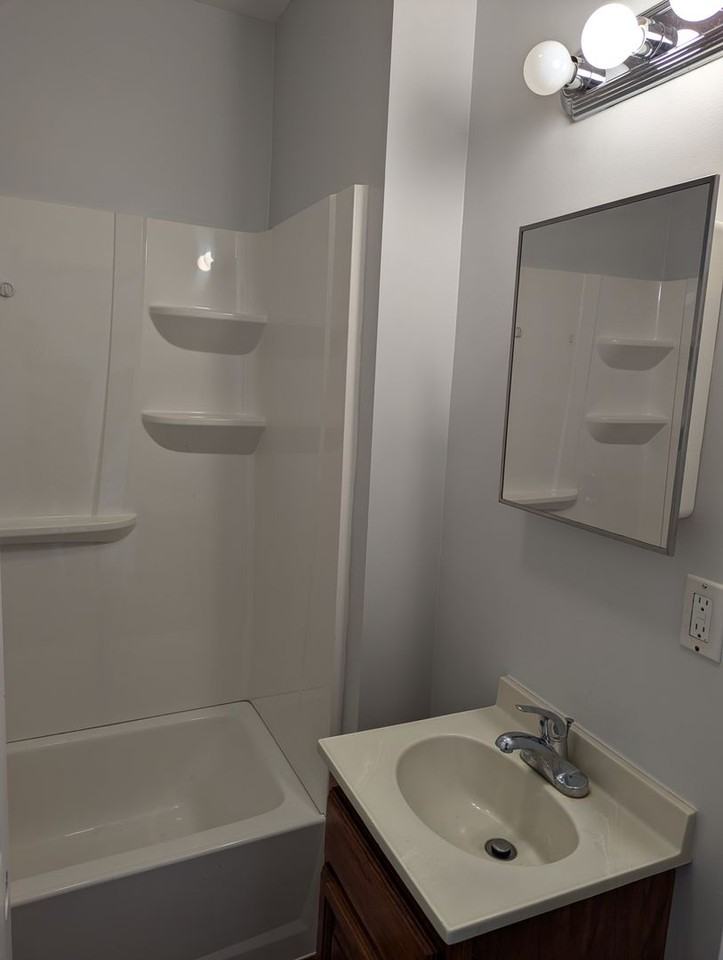 388 Pine St - Photo 3 of 23